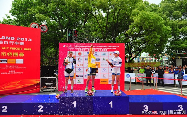 ��������Ů��������վ���Ĵ��������ж�Annette������10