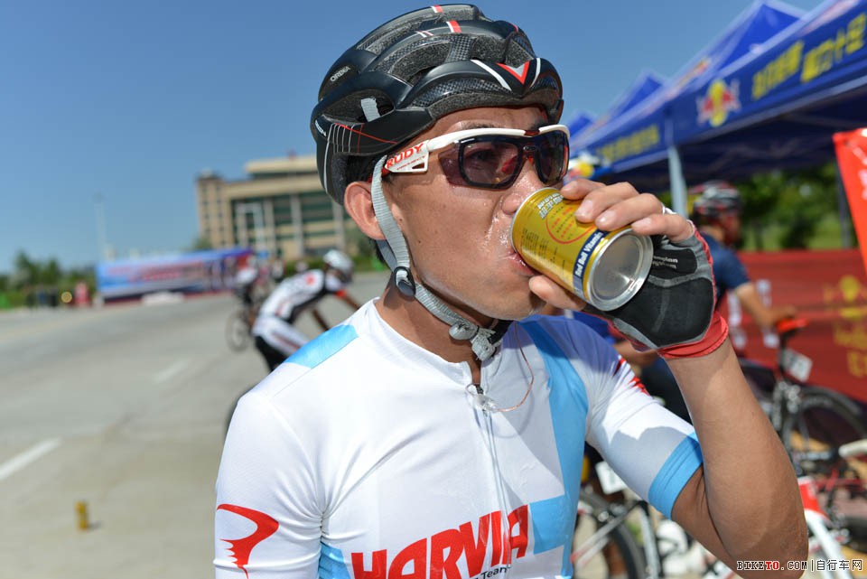 赛里木湖首战——丹尼尔力压朱梵心夺冠,霍海兵,哈泳雅