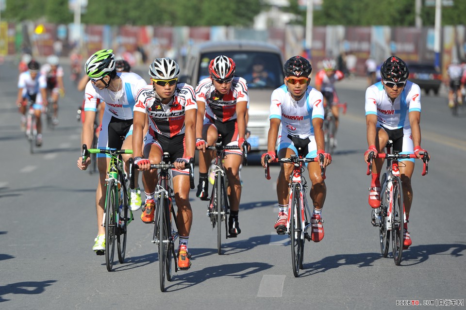 赛里木湖首战——丹尼尔力压朱梵心夺冠,骓驰,哈泳雅