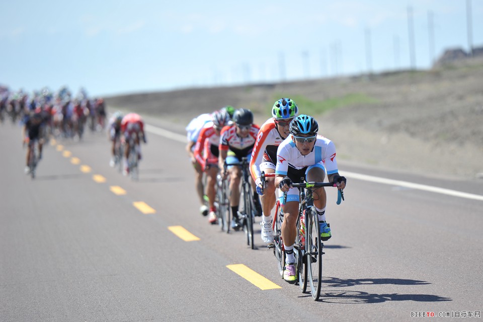 赛里木湖首战——丹尼尔力压朱梵心夺冠,哈泳雅