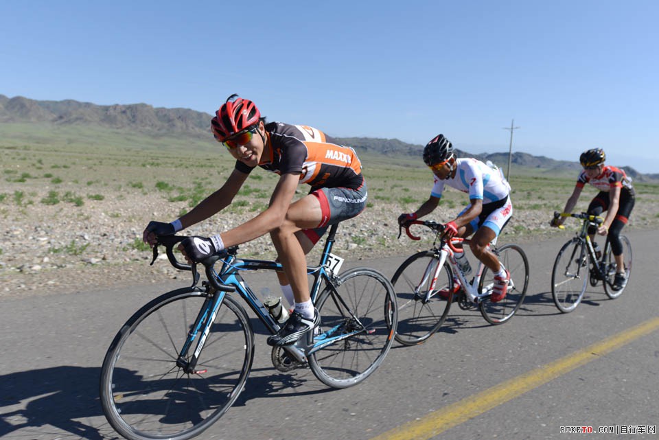环赛里木湖公路自行车赛,环赛里木湖,第三站,BH,张含,哈泳雅,刘敏
