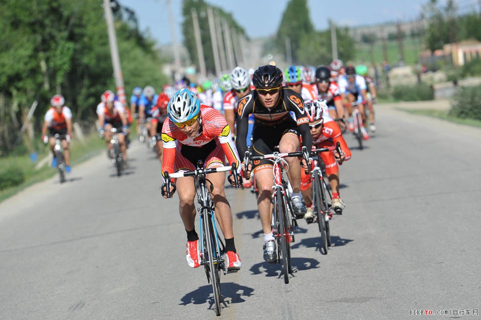 环赛里木湖公路自行车赛,环赛里木湖,第三站,朝阳轮胎车队