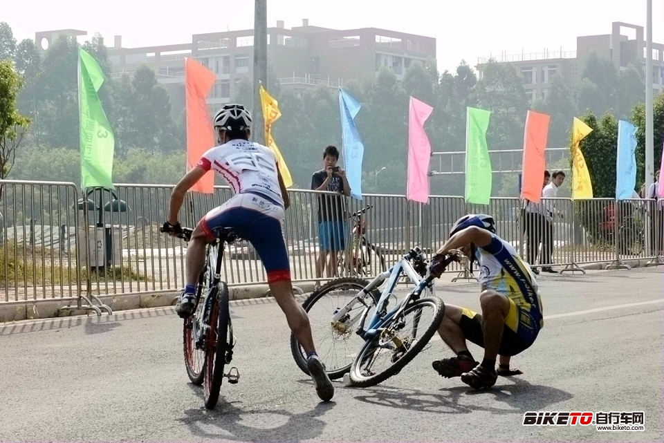 大学城,绿道,车祸,意外