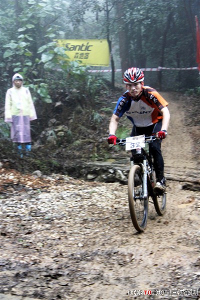 ���Ľ�,����,����ɽ�����г�ԽҰ������,ɽ�س���,2013,���г���