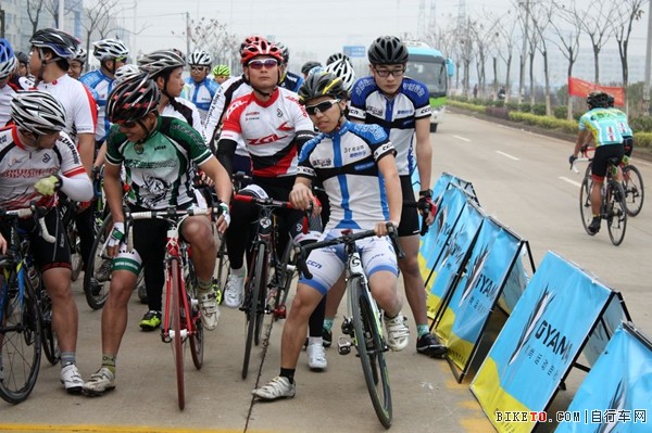 2014�人�ݸ�������һվ������·��Ȧ��