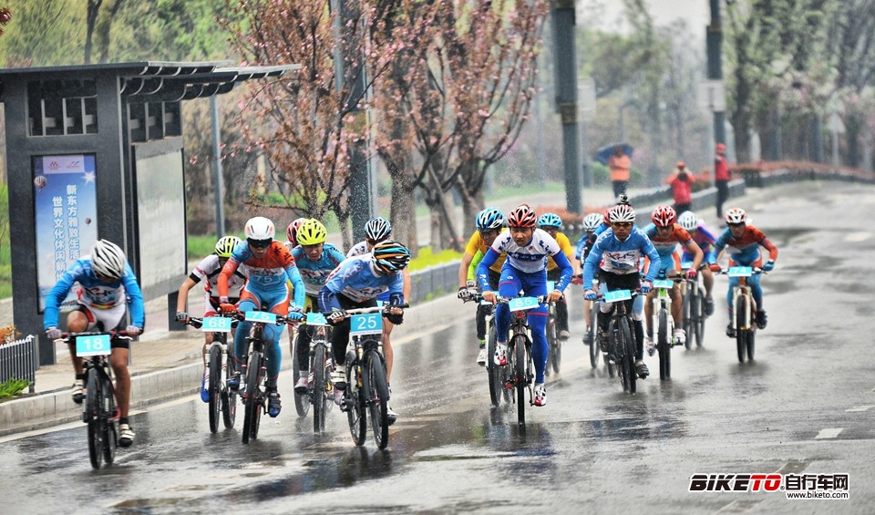 第四届西安科技大学“美利达”烽火杯自行车赛纪实 第四届西安科技大学“美利达”烽火杯自行车赛纪实