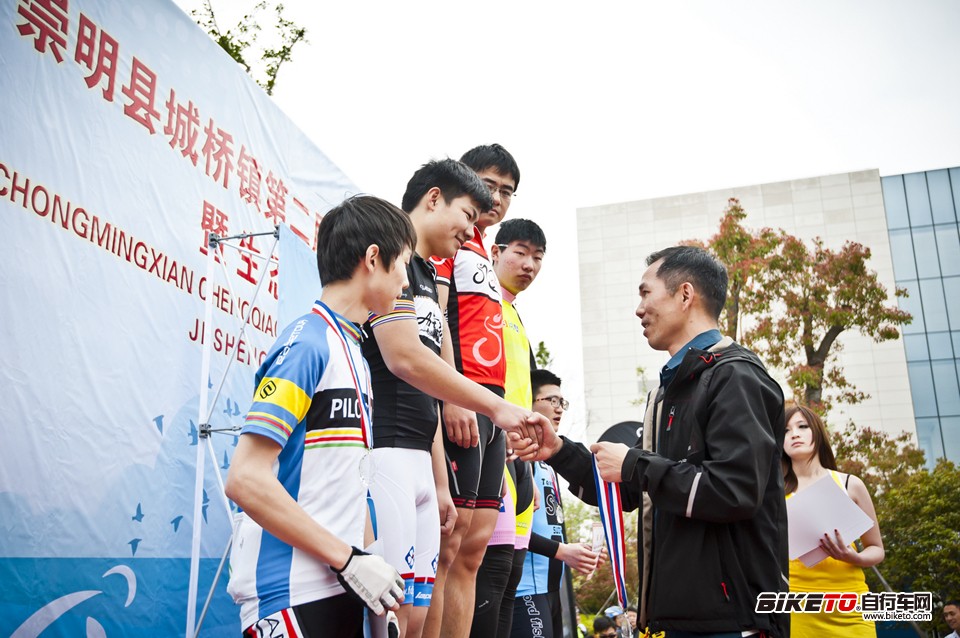 NorthWave李明哲李总为挑战组选手颁奖 NorthWave李明哲李总为挑战组选手颁奖