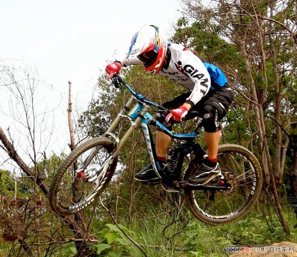 江胜山1.jpg 江胜山1.jpg