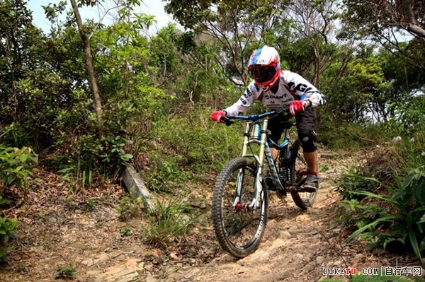 江胜山2.jpg 江胜山2.jpg