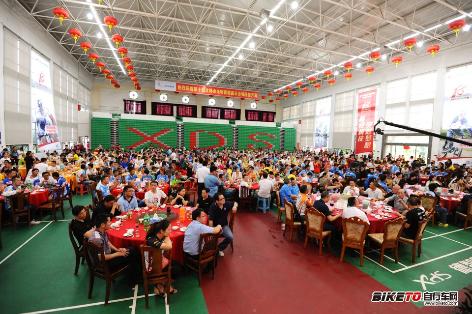 欢乐的晚宴,喜德盛代表、运动员、车友、媒体与合作伙伴齐聚一堂 欢乐的晚宴,喜德盛代表、运动员、车友、媒体与合作伙伴齐聚一堂