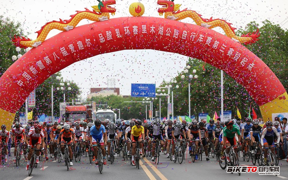 环赛里木湖 (2).jpg 环赛里木湖 (2).jpg