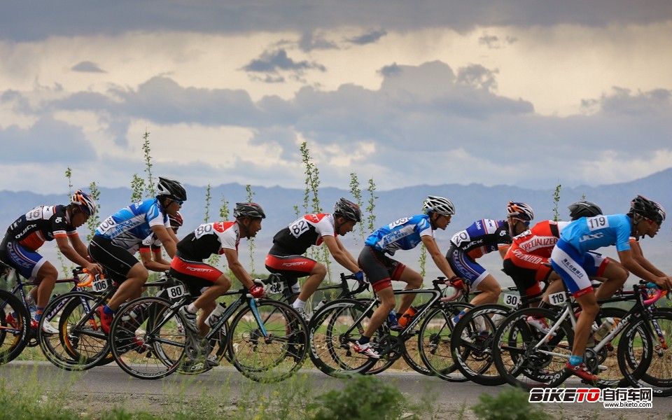 环赛里木湖 (10).jpg 环赛里木湖 (10).jpg