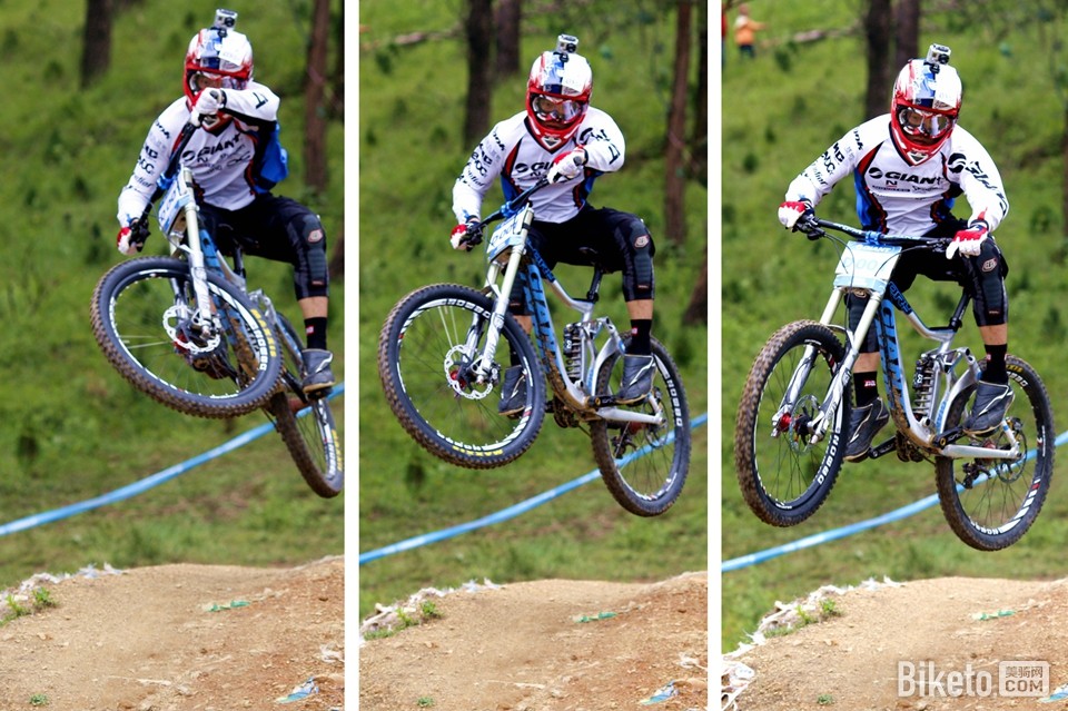 �ݰ���-����ŵ�����ٽ�������վ�ڶ���