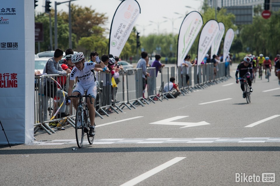 SCP_SH_71C组冠军冲刺瞬间.jpg SCP_SH_71C组冠军冲刺瞬间.jpg