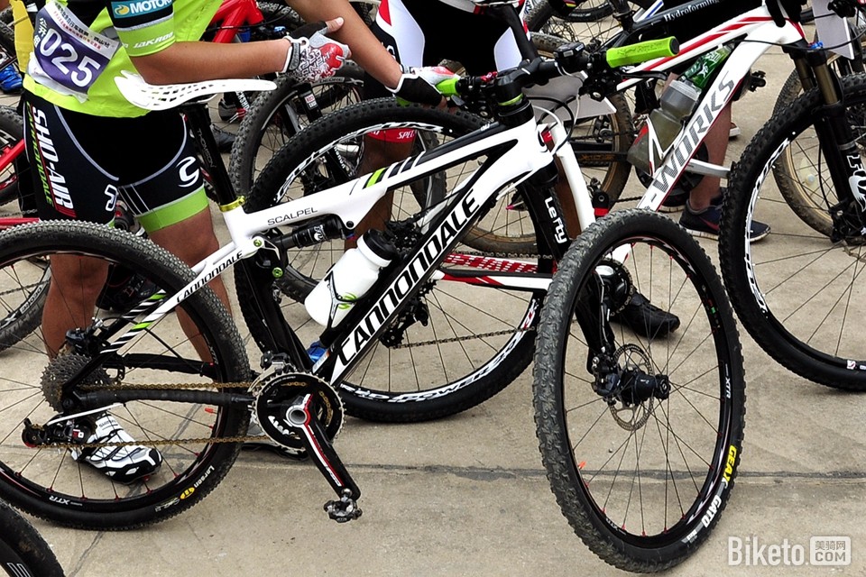 昆明市业余自行车联赛暨西山区团结高原公路自行车邀请赛 昆明市业余自行车联赛暨西山区团结高原公路自行车邀请赛