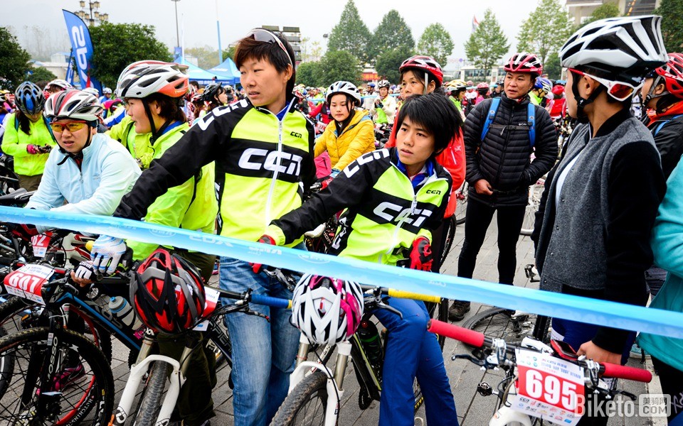 2014张家界自行车嘉年华喜德盛杯峰林穿越 (4).jpg 2014张家界自行车嘉年华喜德盛杯峰林穿越 (4).jpg