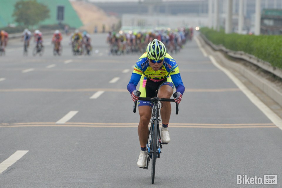 2014�����ݹ��ʹ�·���г���,������,��һ����,������Ȧ��