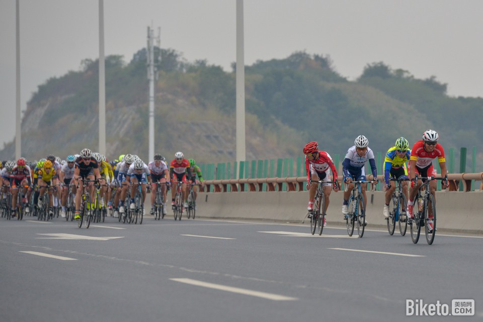 2014�����ݹ��ʹ�·���г���,������,��һ����,������Ȧ��