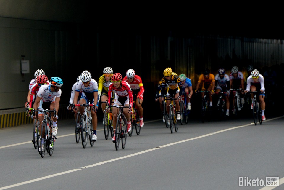 2014�����ݹ��ʹ�·���г���,������,��һ����,������Ȧ��