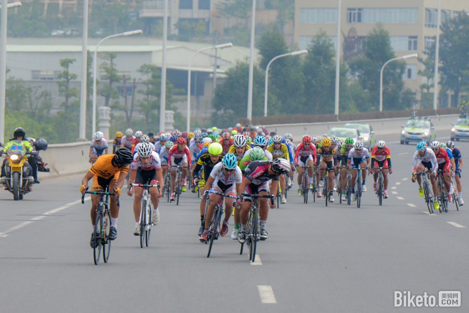 2014�����ݹ��ʹ�·���г���,������,��һ����,������Ȧ��