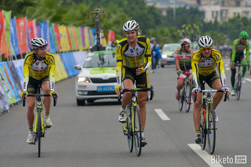 2014�����ݹ��ʹ�·���г���,������,��һ����,������Ȧ��