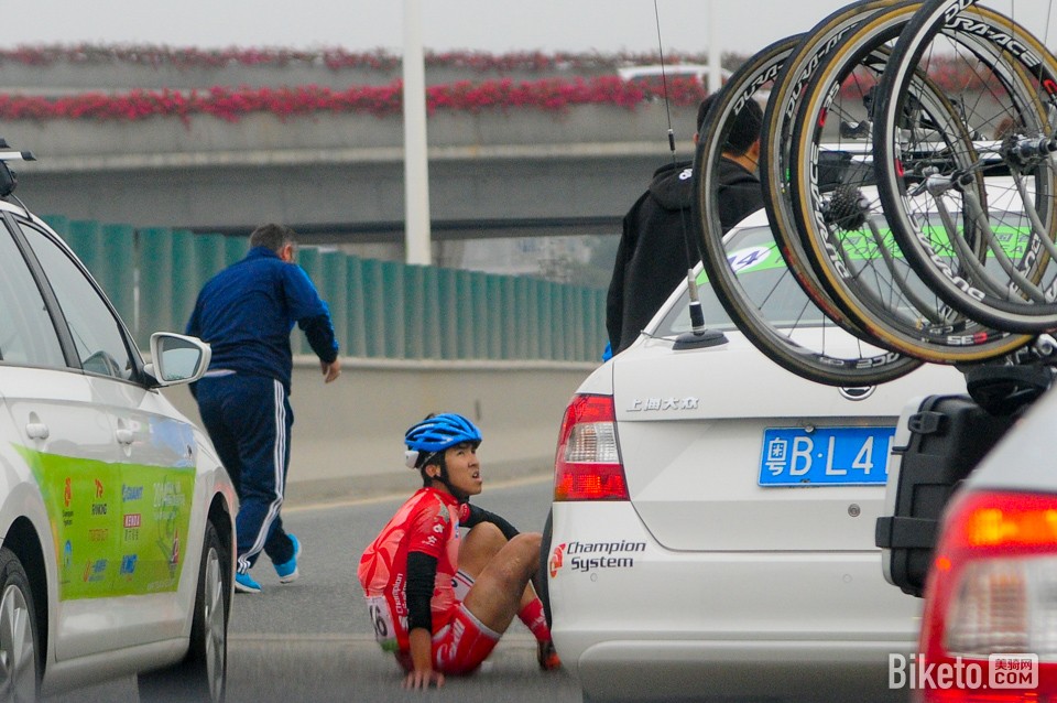 2014�����ݹ��ʹ�·���г���,������,��һ����,������Ȧ��