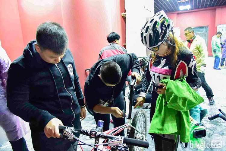 �ڶ��조��Ϲ�ӵ����ж����г�������