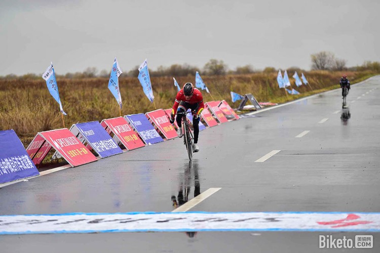 �ڶ��조��Ϲ�ӵ����ж����г�������