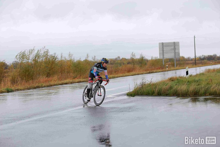 �ڶ��조��Ϲ�ӵ����ж����г�������