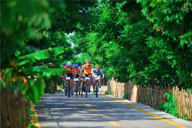 锦绣碧溪暨2015首届山地自行车公开赛完美闭幕 锦绣碧溪暨2015首届山地自行车公开赛完美闭幕