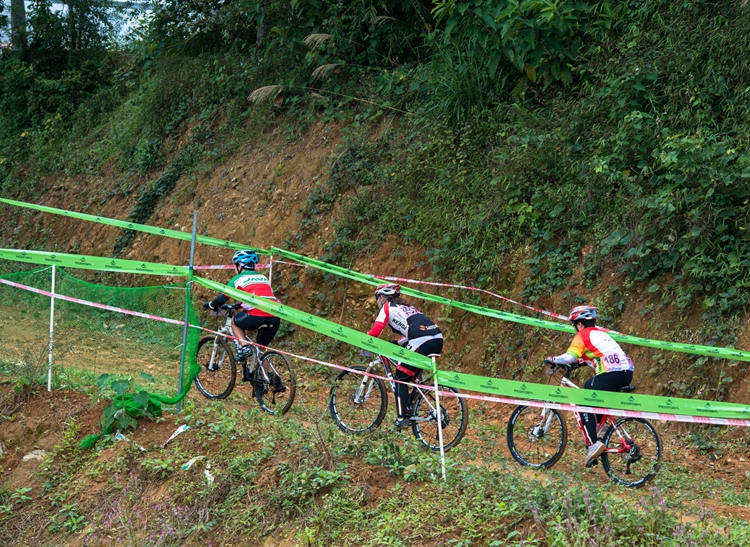 海南自行车联赛,琼中,国际旅游岛,山地车比赛,业余比赛,环岛赛 海南自行车联赛,琼中,国际旅游岛,山地车比赛,业余比赛,环岛赛