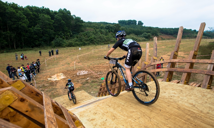 海南自行车联赛,琼中,国际旅游岛,山地车比赛,业余比赛,环岛赛 海南自行车联赛,琼中,国际旅游岛,山地车比赛,业余比赛,环岛赛