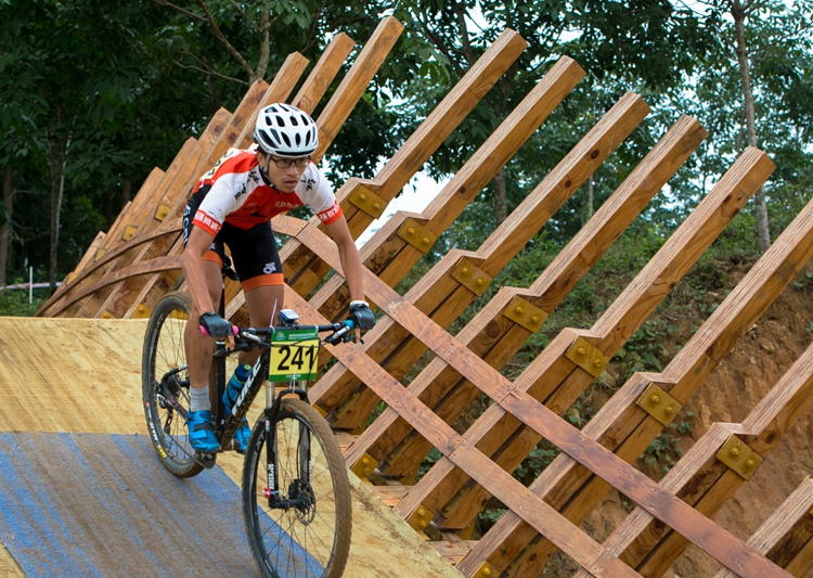 海南自行车联赛,琼中,国际旅游岛,山地车比赛,业余比赛,环岛赛 海南自行车联赛,琼中,国际旅游岛,山地车比赛,业余比赛,环岛赛