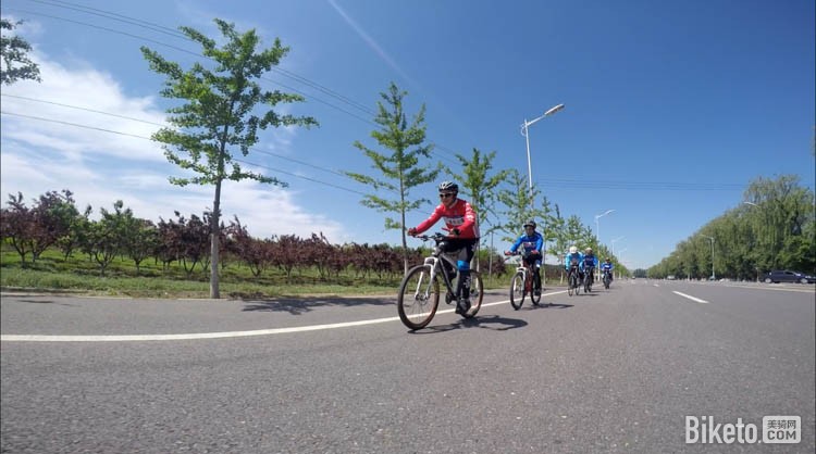 2016�ڶ��컷����ҵ�๫·���г����ڶ����������ʱ��