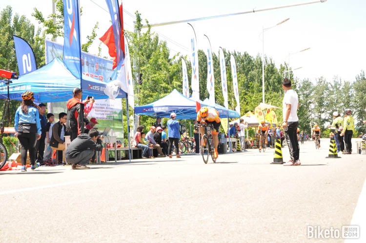 2016�ڶ��컷����ҵ�๫·���г����ڶ����������ʱ��