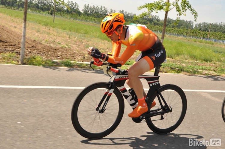 2016�ڶ��컷����ҵ�๫·���г����ڶ����������ʱ��