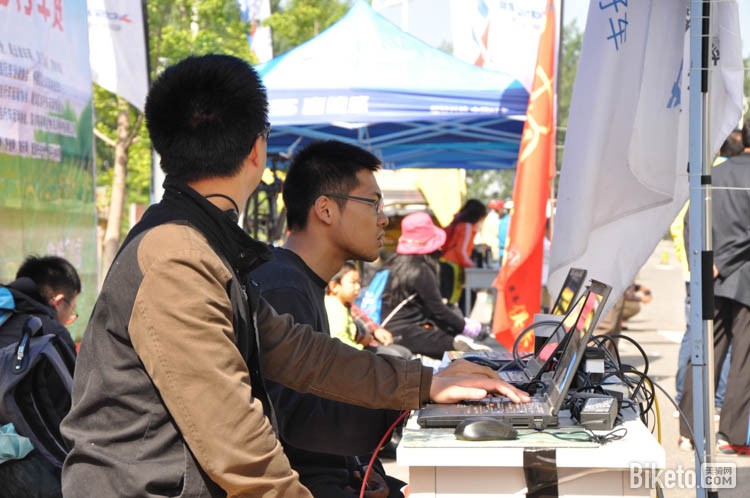 2016�ڶ��컷����ҵ�๫·���г����ڶ����������ʱ��