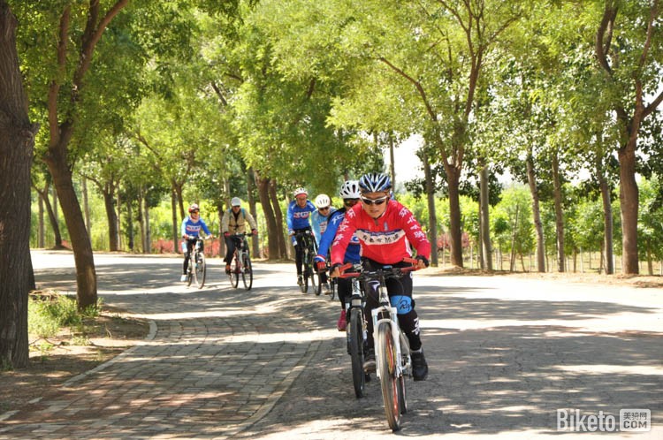 2016�ڶ��컷����ҵ�๫·���г����ڶ����������ʱ��