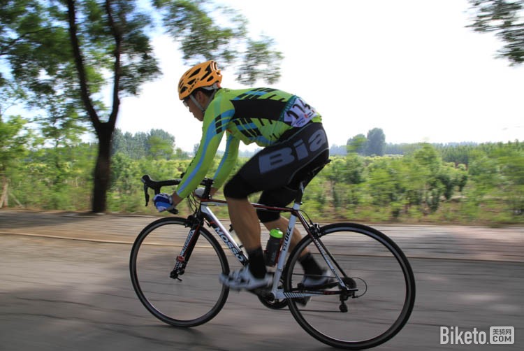 2016�ڶ��컷����ҵ�๫·���г����ڶ����������ʱ��