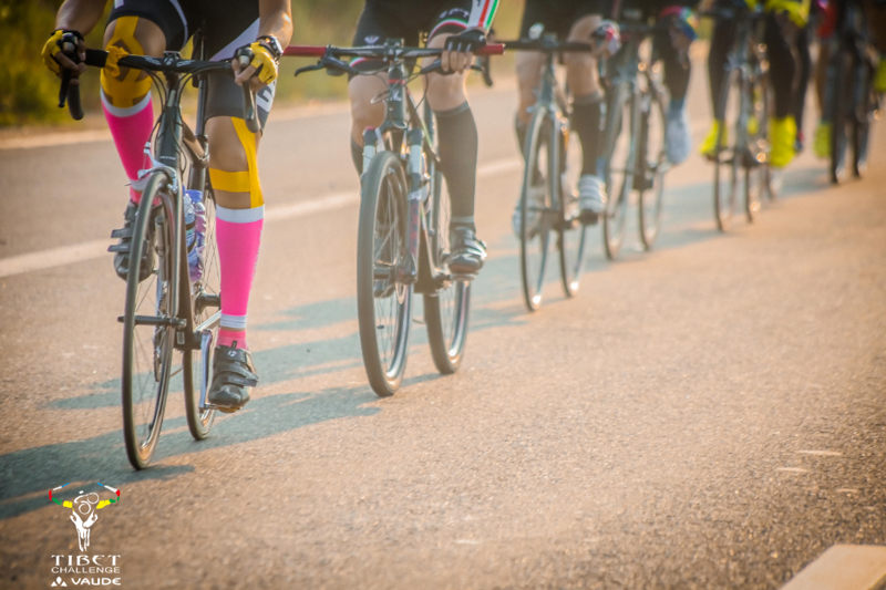 �ﴳ��·,��ͷվ