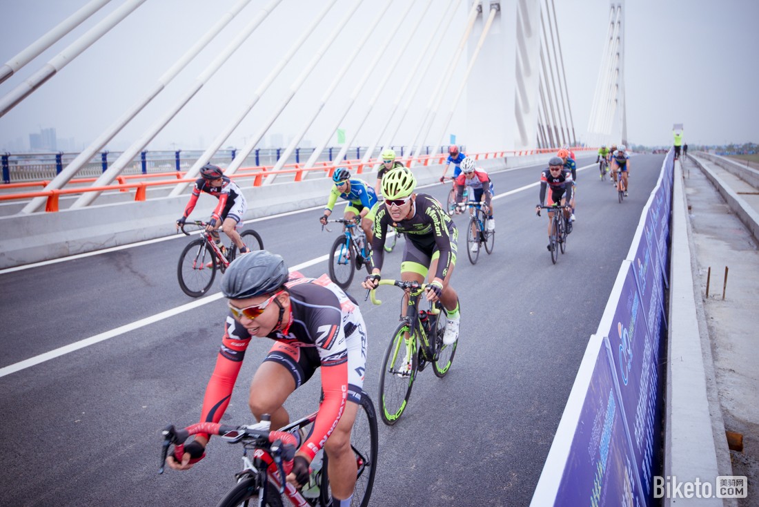 �ٳ������г���,���ʰ�ί����ϯ��,μ����