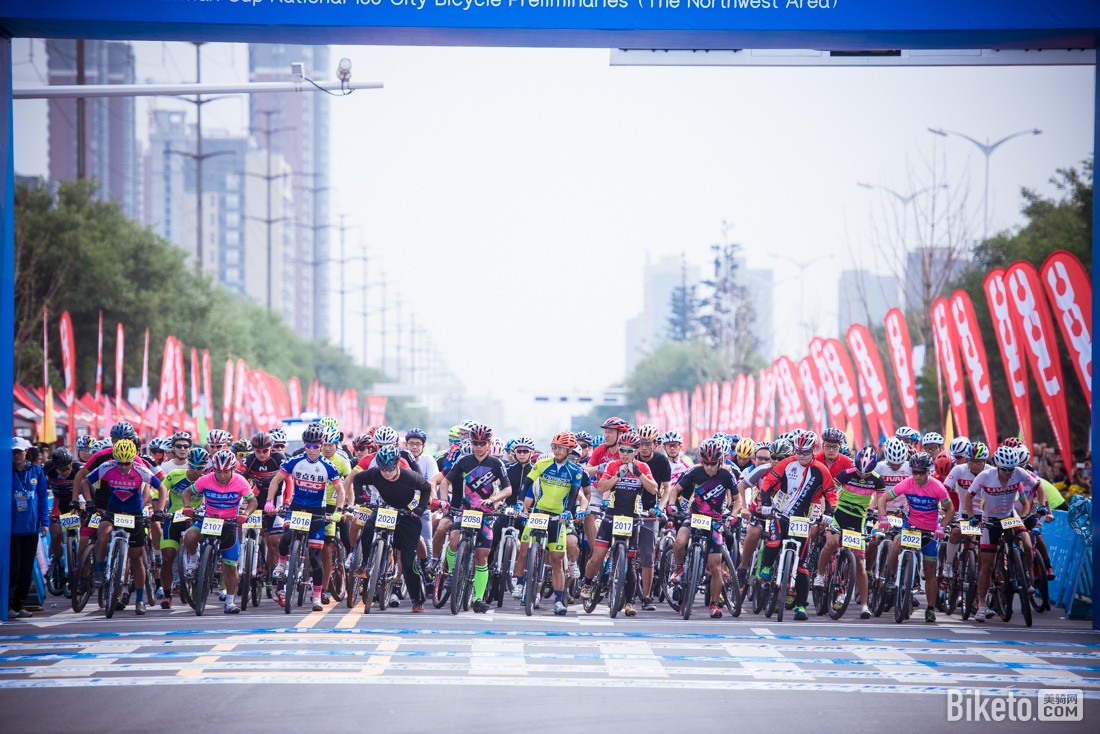 �ٳ������г���,���ʰ�ί����ϯ��,μ����