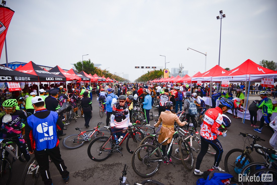 �ٳ������г���,���ʰ�ί����ϯ��,μ����