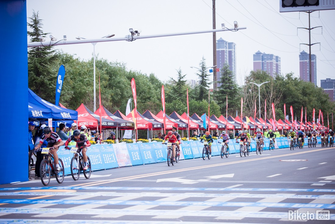 �ٳ������г���,���ʰ�ί����ϯ��,μ����