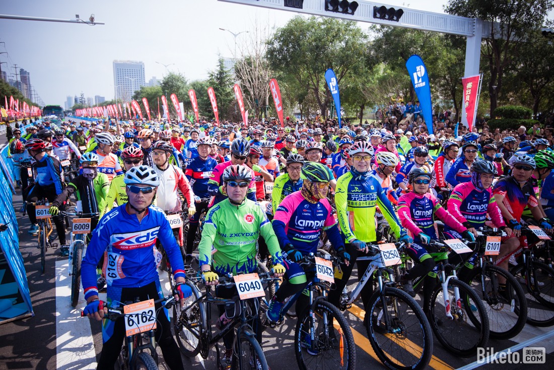 �ٳ������г���,���ʰ�ί����ϯ��,μ����