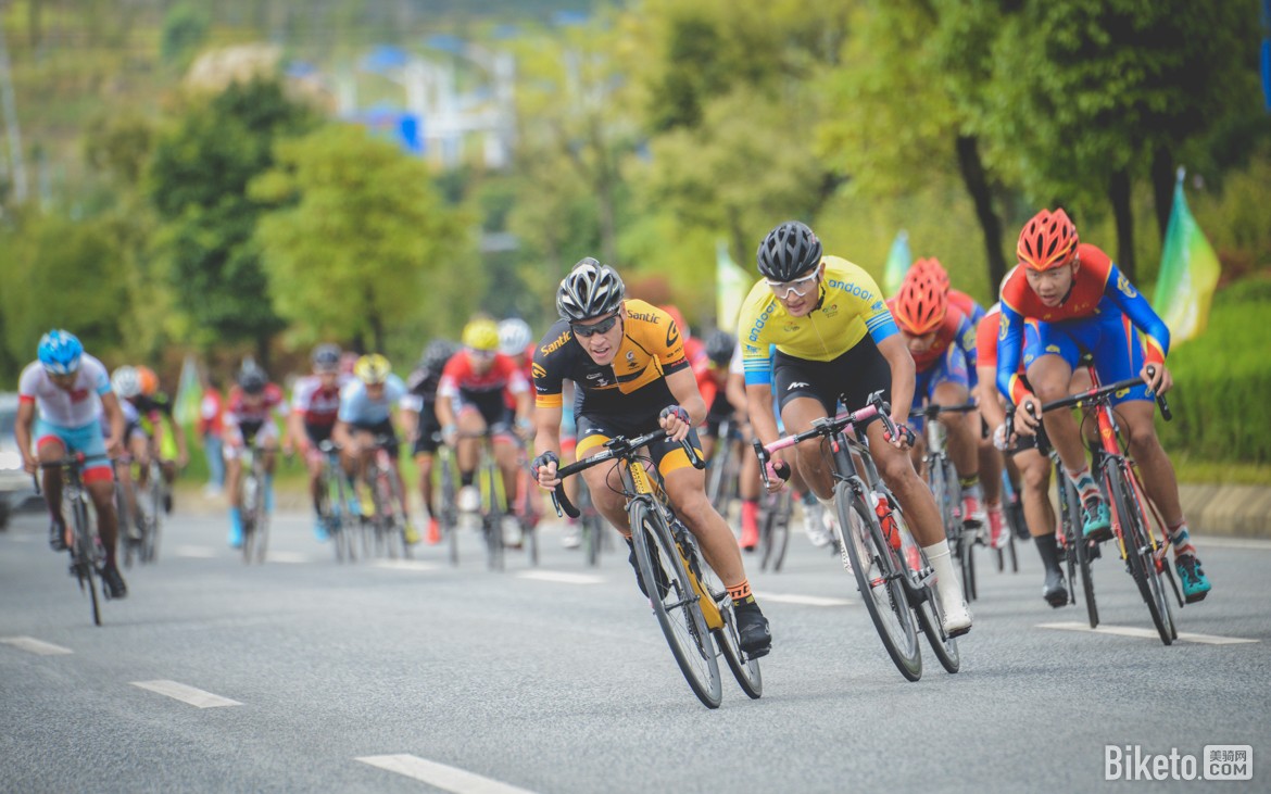 多彩贵州自行车联赛安顺经开区站