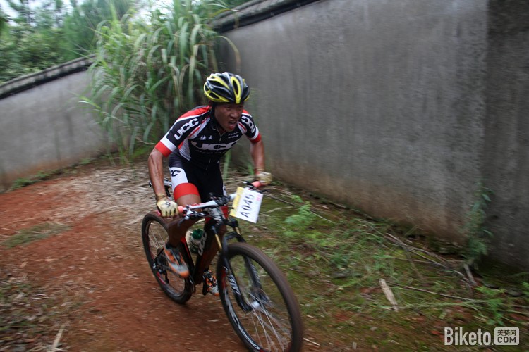 ��ͷ��ɽ��ԽҰ��