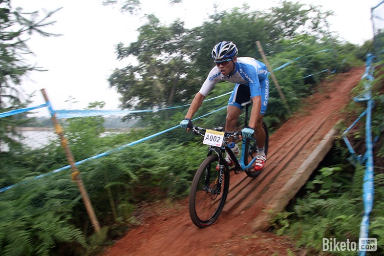 ��ͷ��ɽ��ԽҰ��