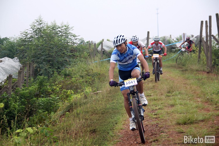 ��ͷ��ɽ��ԽҰ��