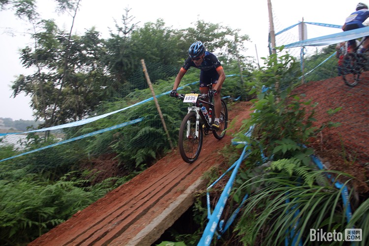 ��ͷ��ɽ��ԽҰ��